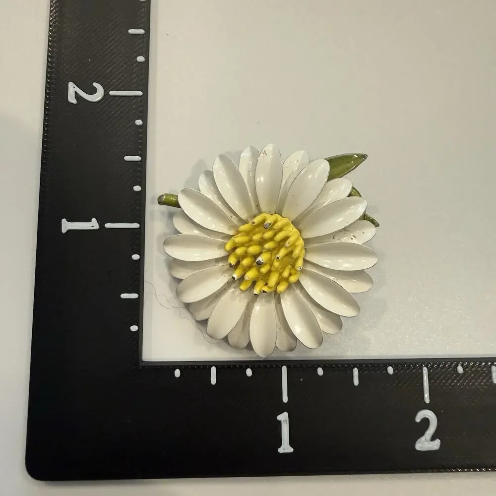 White Yellow Enamel Daisy Flower Brooch Pin Green Leaves 1.5 in Mod Retro